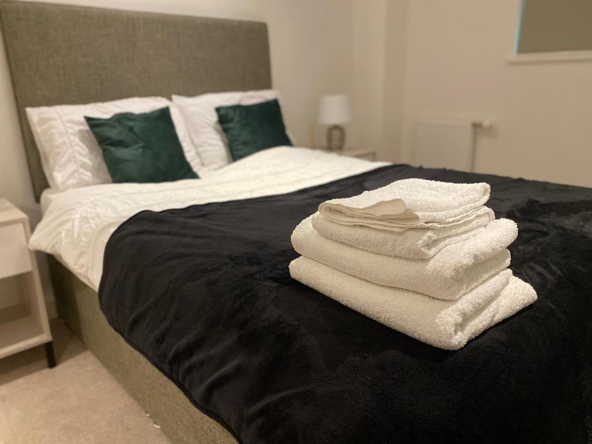 Triple T Homes Cosy 2 Bedroom Apartment With Balcony イルフォード エクステリア 写真